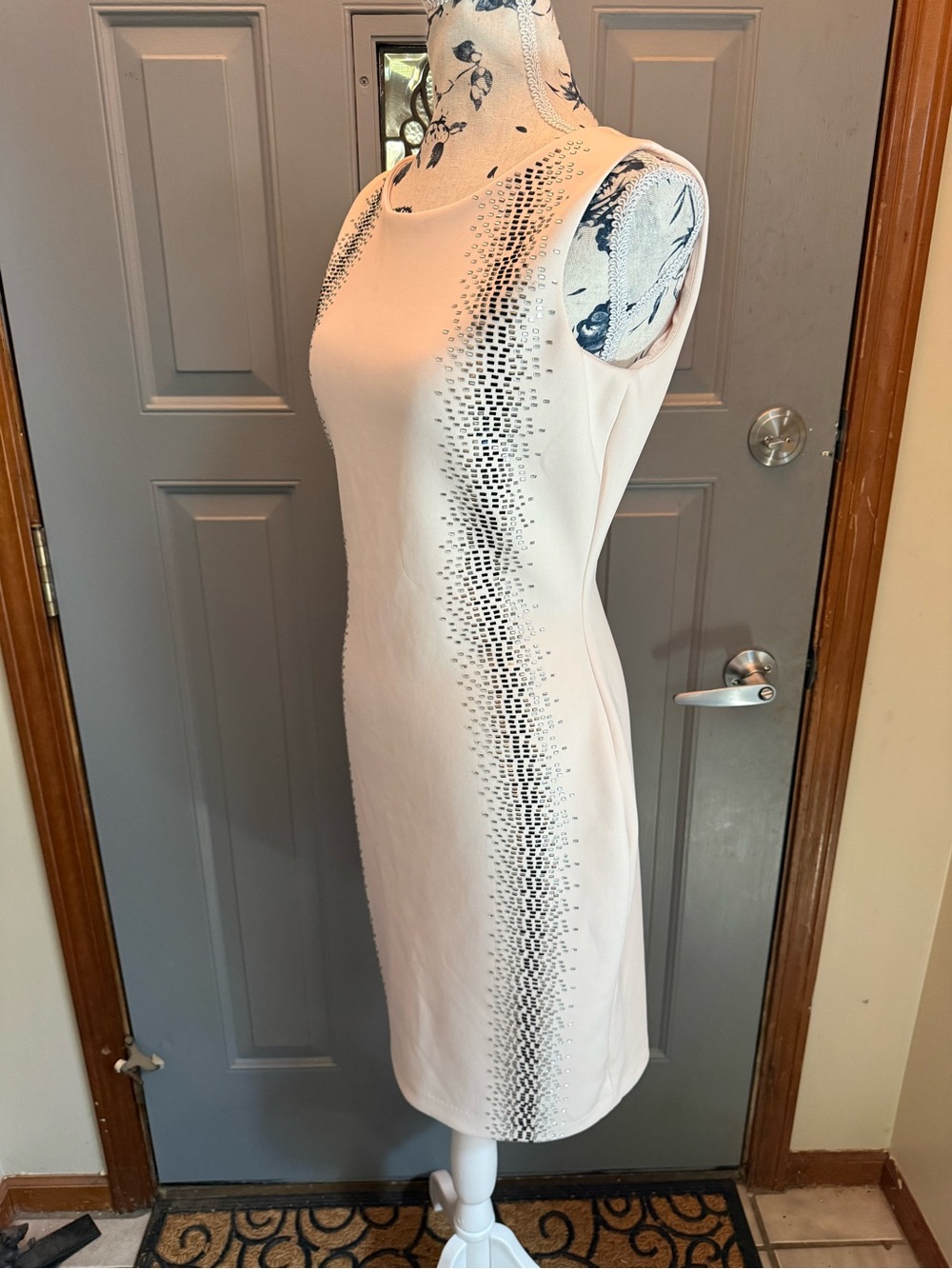 Calvin Klein- soft pink cocktail dress/rhinestone embellishments (4)